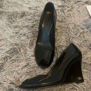 Gucci Black Patent Leather Peep Toe Wedges